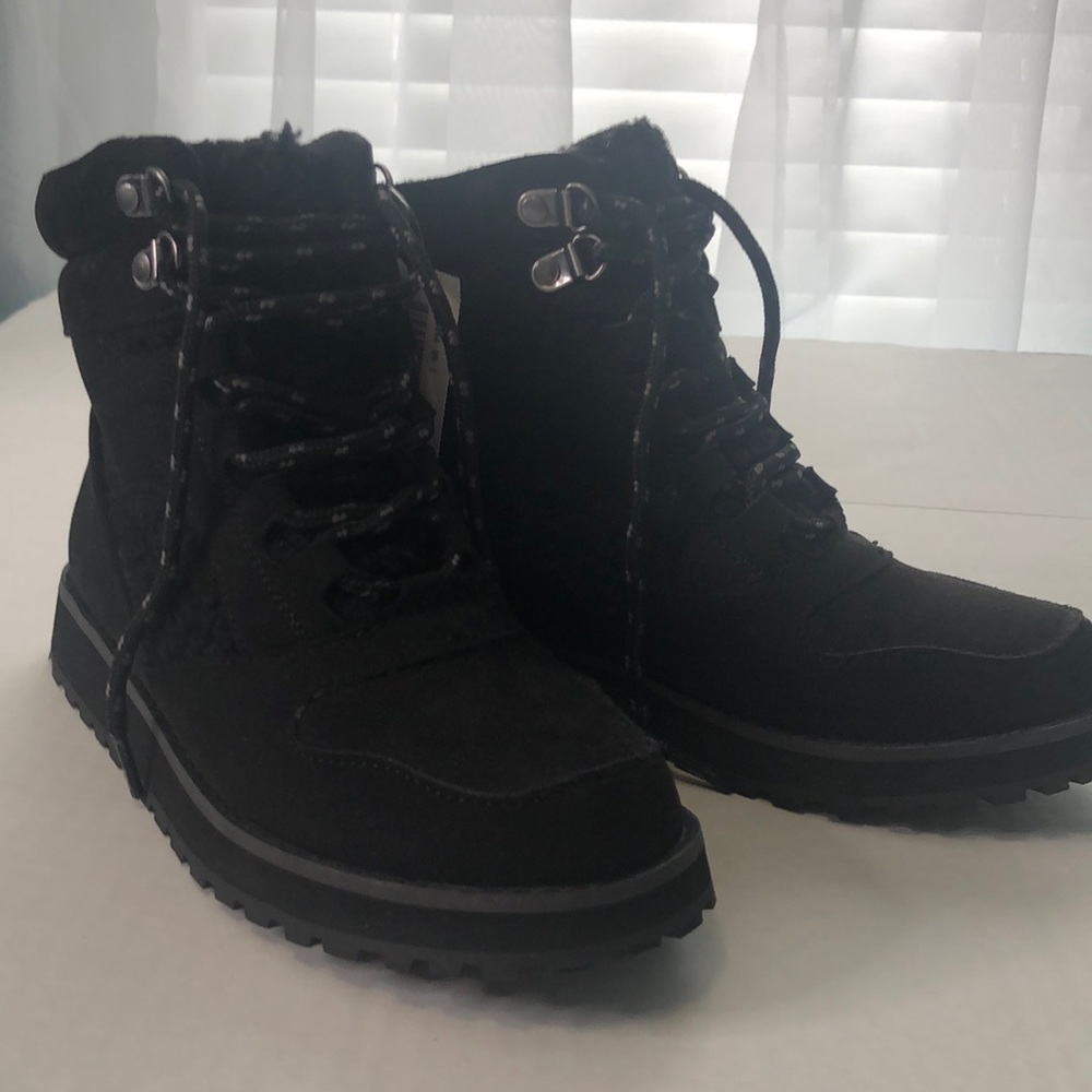 Old Navy Women All Terrain Hi Top Black Size 7 1/2